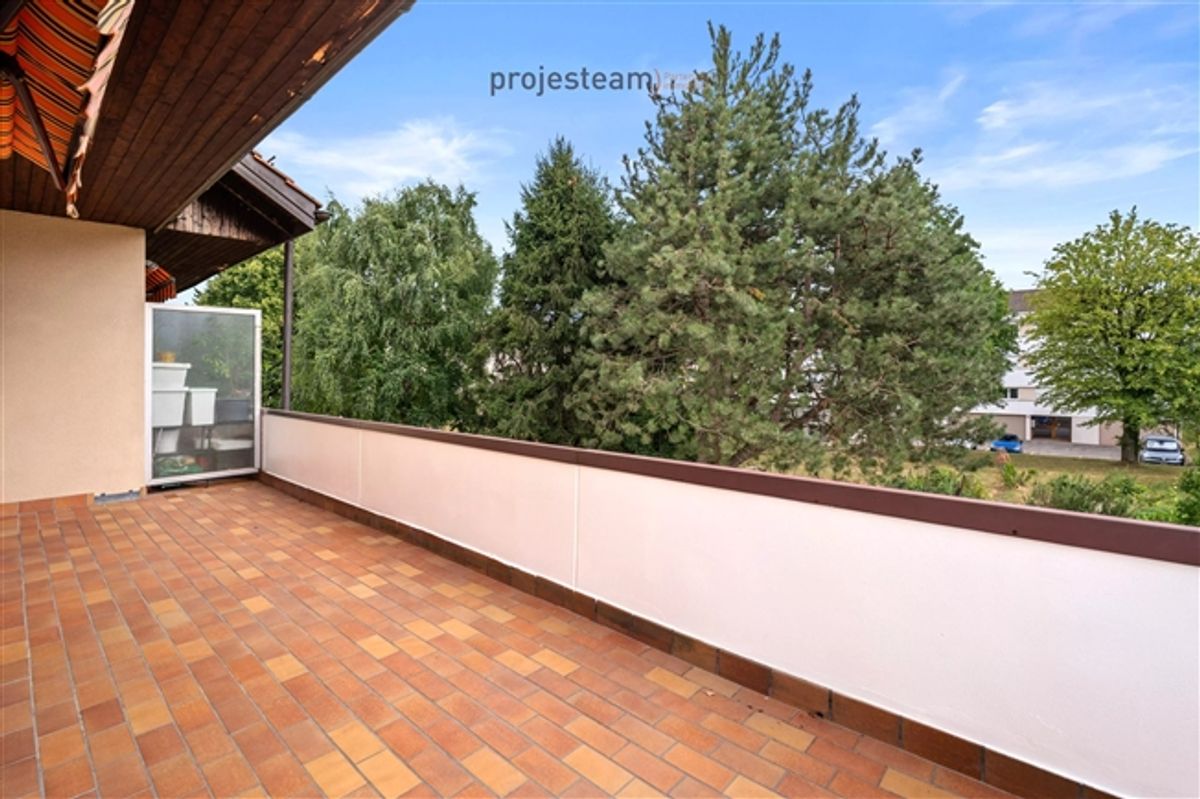 Appartement mit Kamin, renoviert mit großem Südbalkon, in einer grünen und familiären Umgebung - 8