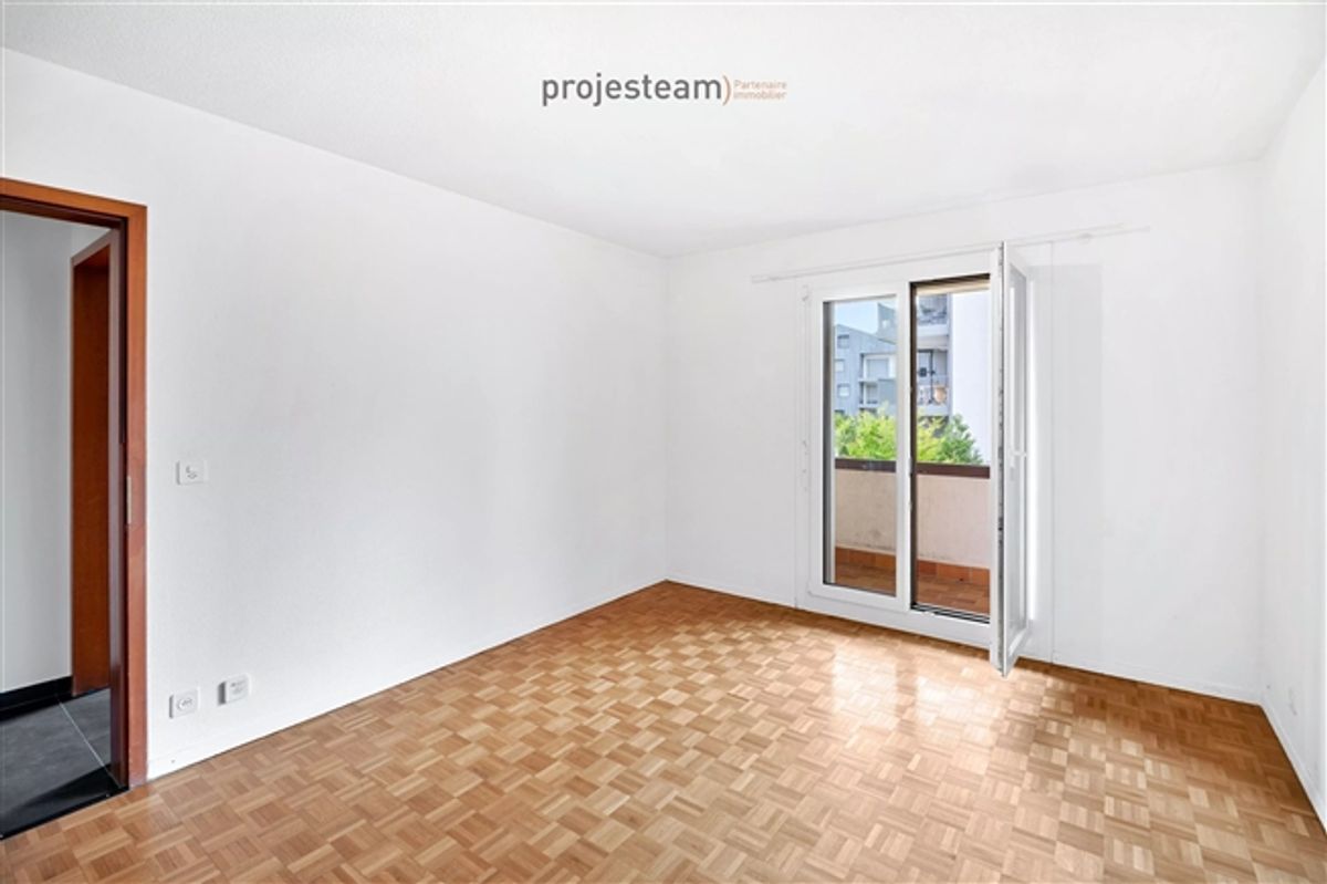 Appartement mit Kamin, renoviert mit großem Südbalkon, in einer grünen und familiären Umgebung - 14