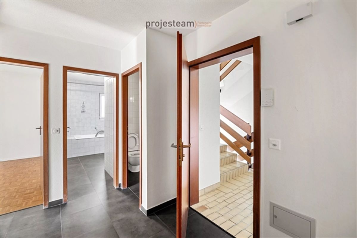 Appartement mit Kamin, renoviert mit großem Südbalkon, in einer grünen und familiären Umgebung - 11