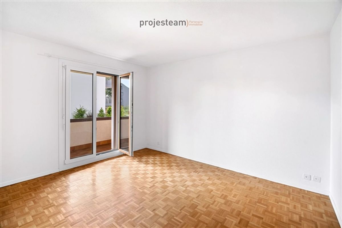Appartement mit Kamin, renoviert mit großem Südbalkon, in einer grünen und familiären Umgebung - 13