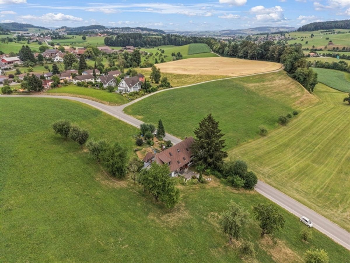 Charmantes Bauernhaus mit zwei Wohneinheiten an idyllischer Alleinlage in Oberwangen (Dussnang) - 0