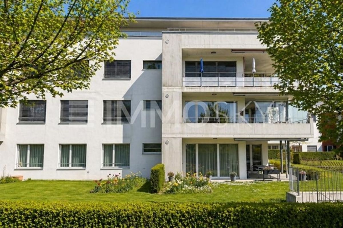 Grosszügige Wohnung mit Aussicht - 0