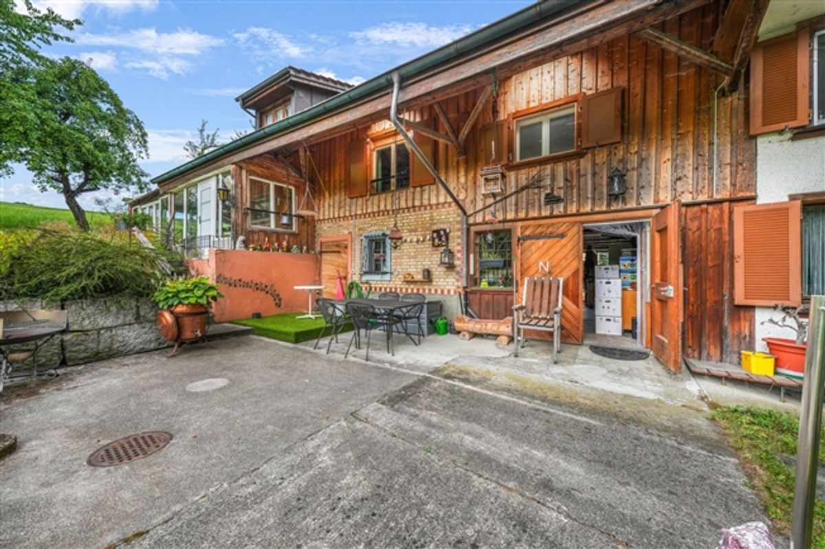Charmantes Bauernhaus mit zwei Wohneinheiten an idyllischer Alleinlage in Oberwangen (Dussnang) - 8