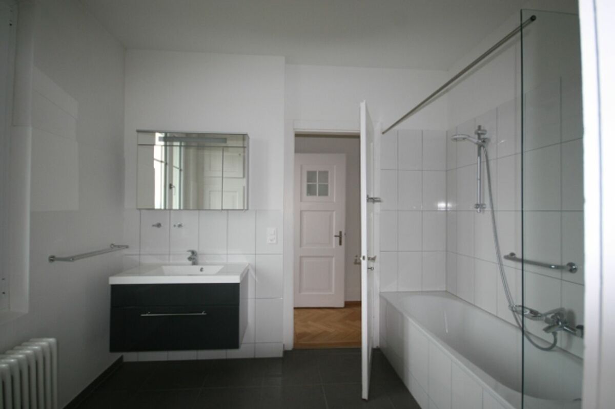 Wunderschöne 4.5-Zimmer-Altbau-Wohnung - 7