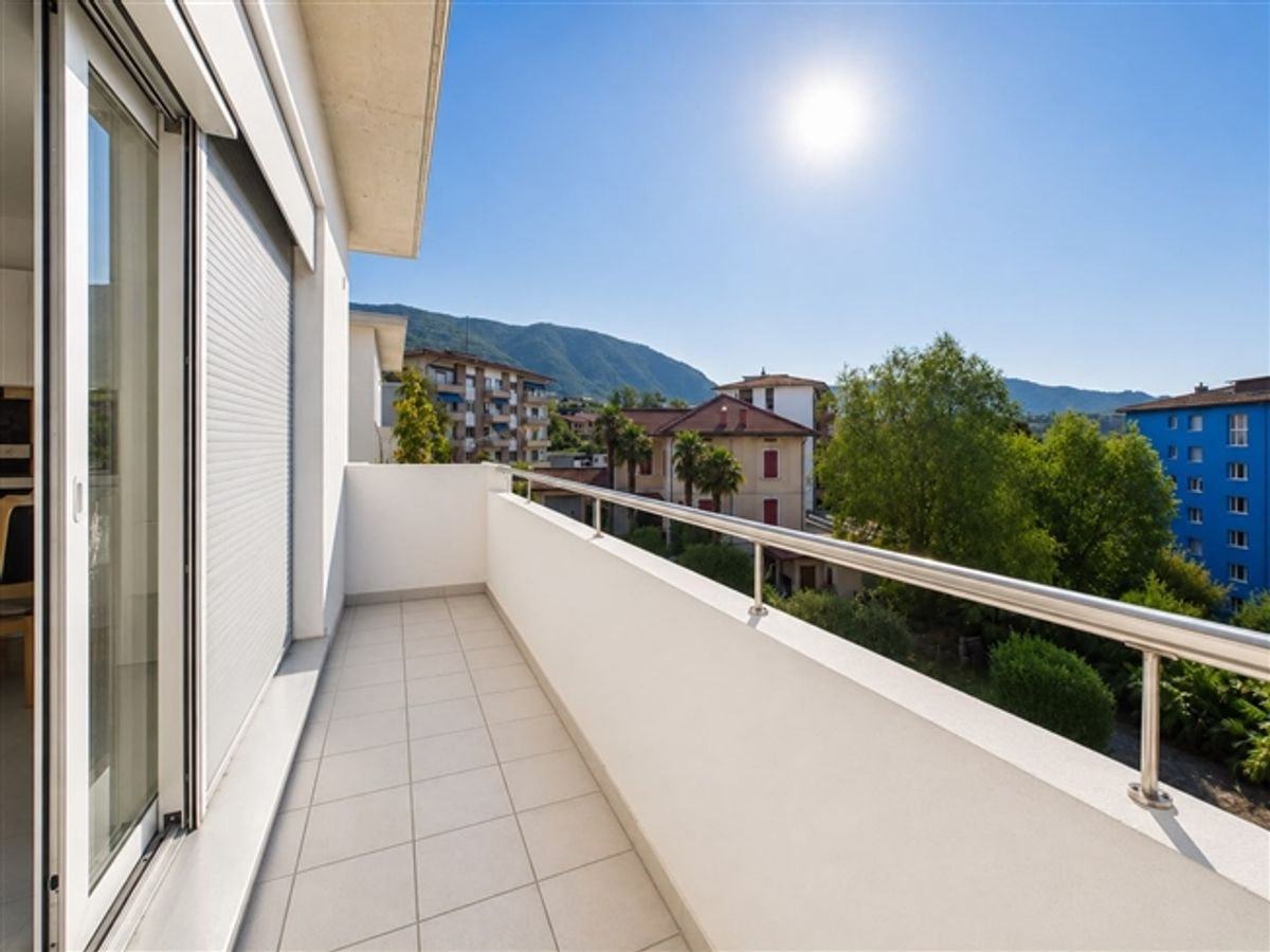 Splendido giardino privato, balcone vivibile, ambienti moderni in posizione tranquilla e senza spese condominiali - 5