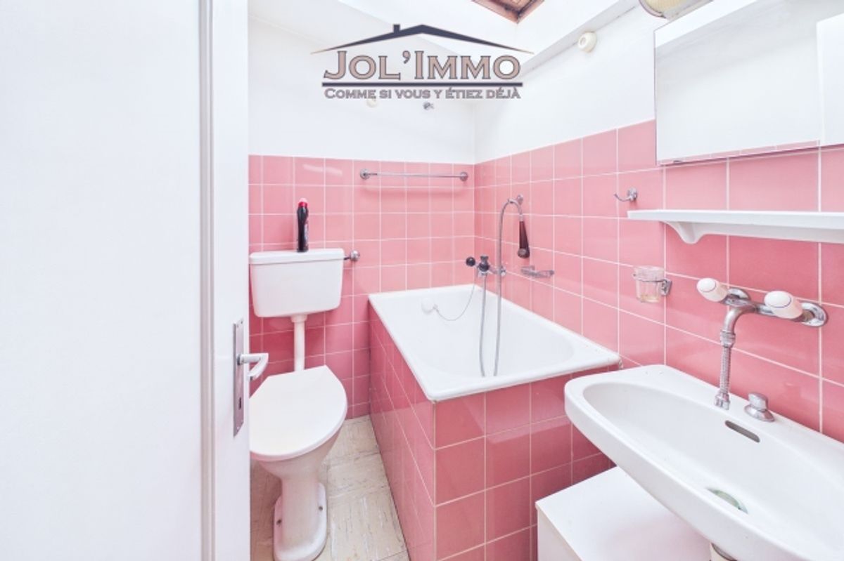 Maison individuelle avec beau potentiel dans quartier calme à Courrendlin - 8