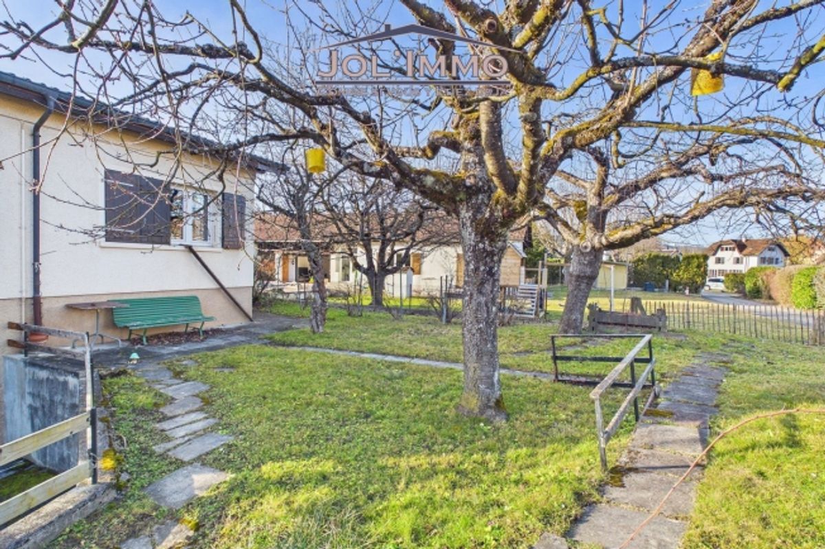 Maison individuelle avec beau potentiel dans quartier calme à Courrendlin - 1