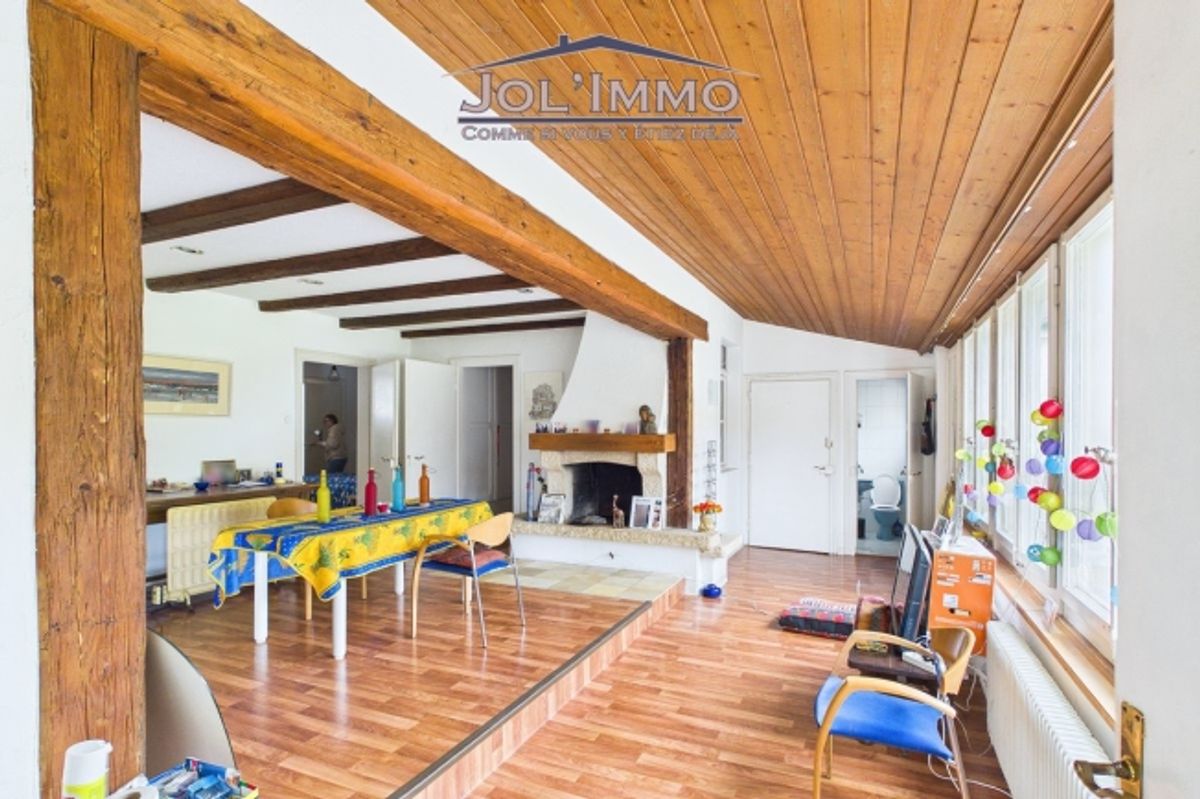 Propriété de caractère avec 3 appartements et terrain à bâtir à Perrefitte - 7