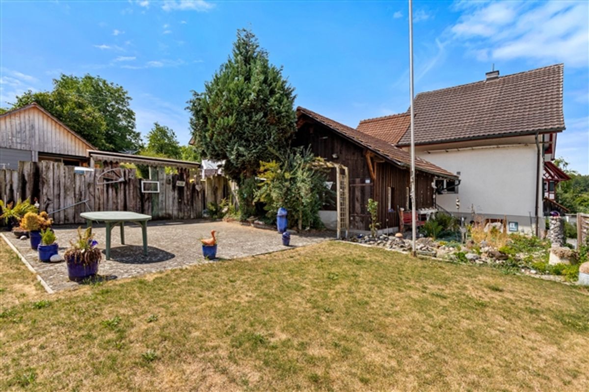 Charaktervolles Riegelhaus mit Scheune und grossem Garten - 6