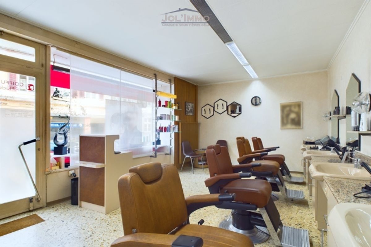 Magnifique et grand immeuble avec un local commercial - 7