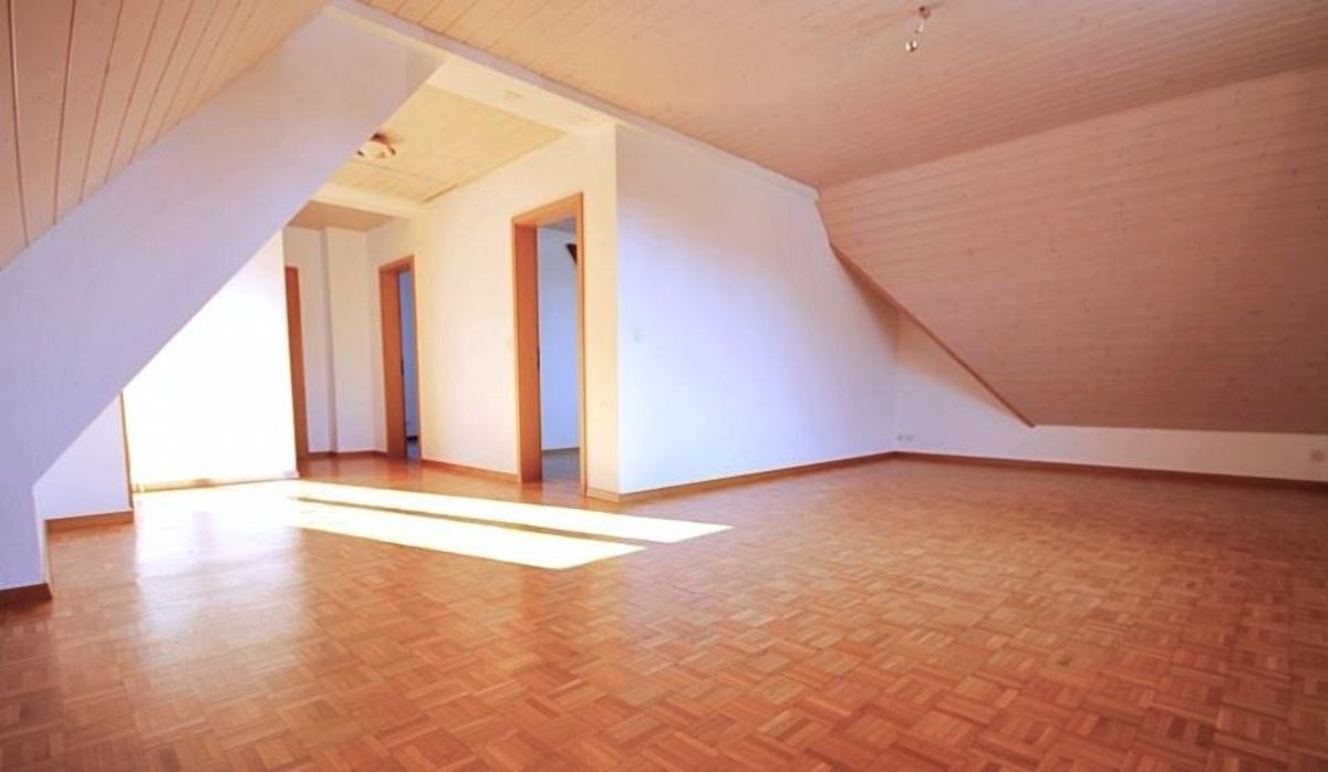 3 Zimmer Dachwohnung - 1