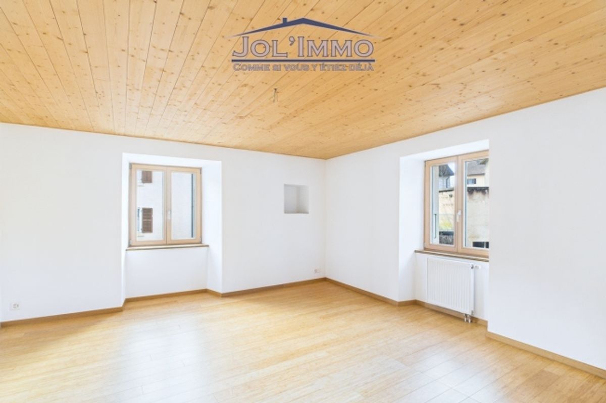 Petit immeuble rénové - 3 appartements à Vendlincourt - 2