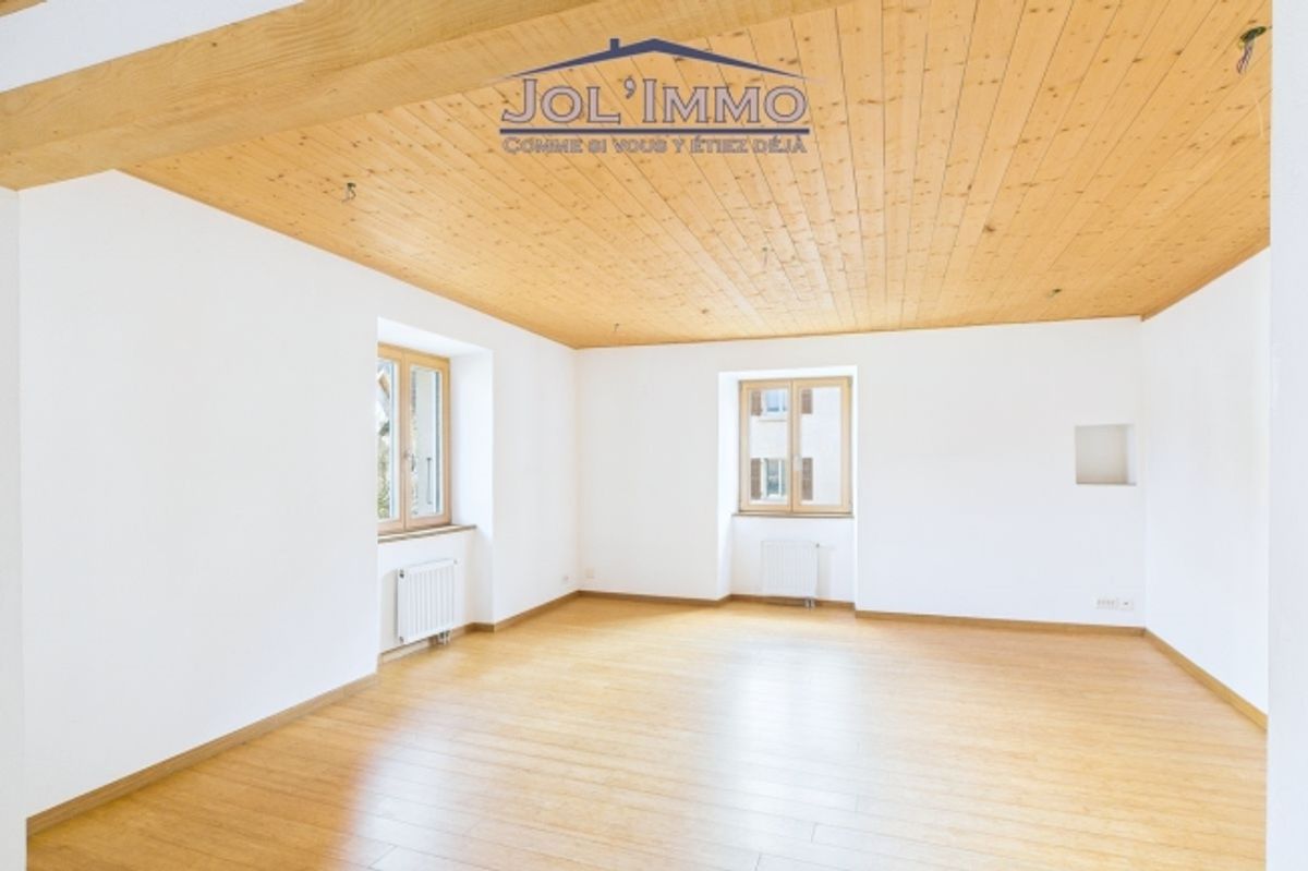 Petit immeuble rénové - 3 appartements à Vendlincourt - 5