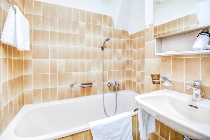 TROUVAILLE UNTER DEM DACH - 1.5 ZIMMER DACHWOHNUNG IN HORGEN - 6