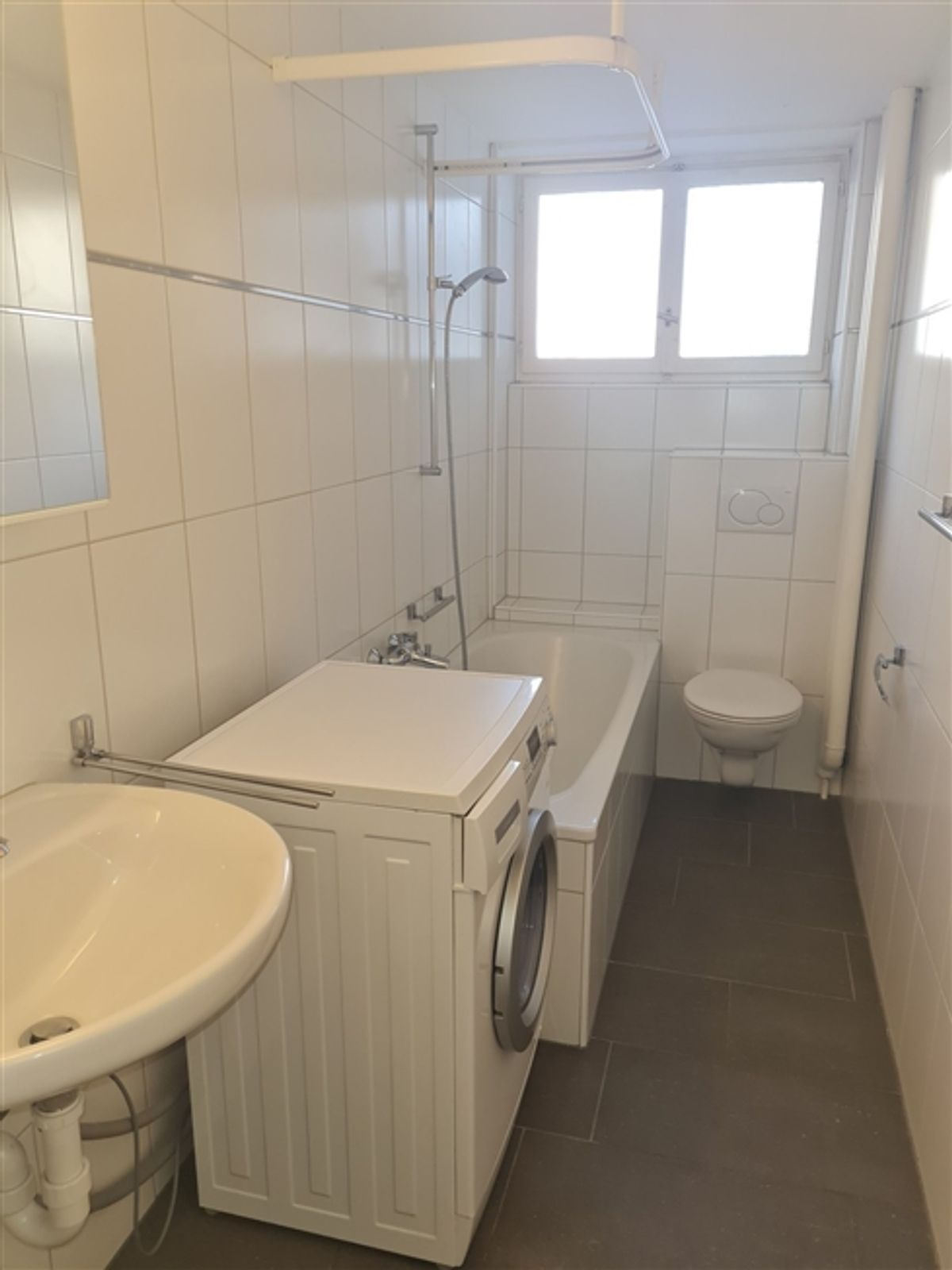 Moderne 2 Zimmerwohnung mit Balkon - 4