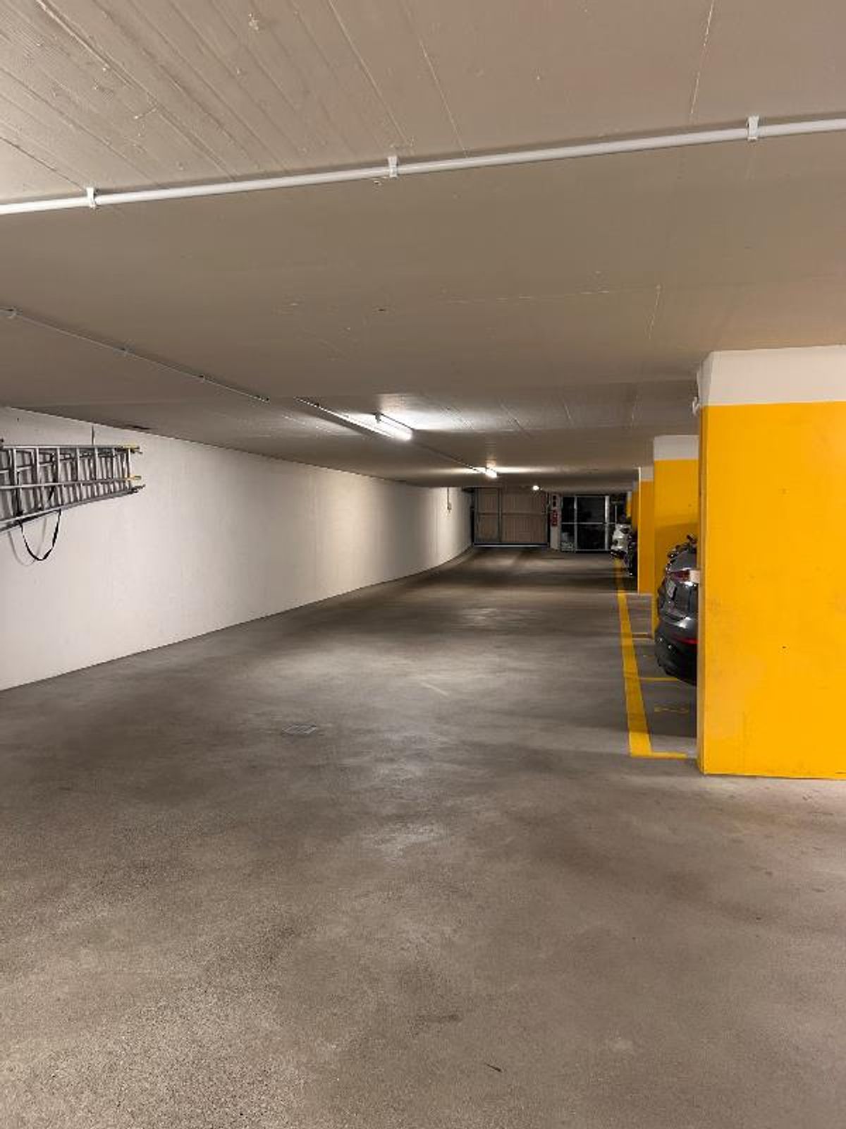 Tiefgarage - 4