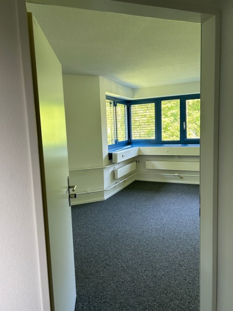 Ihr neuer Arbeitsplatz in gepflegter Liegenschaft an der Bönirain­strasse in Thalwil - 8