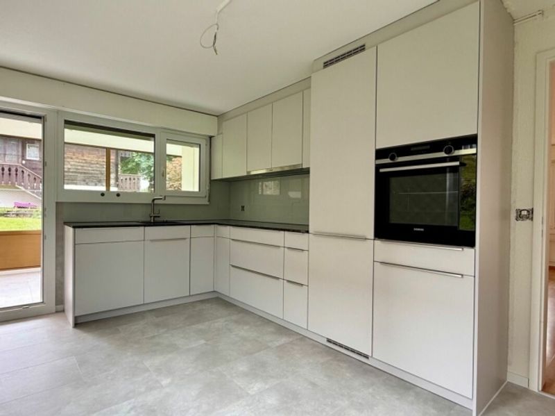 5.5-Zimmer-Parterrewohnung mit Wintergarten und Landanteil - 3