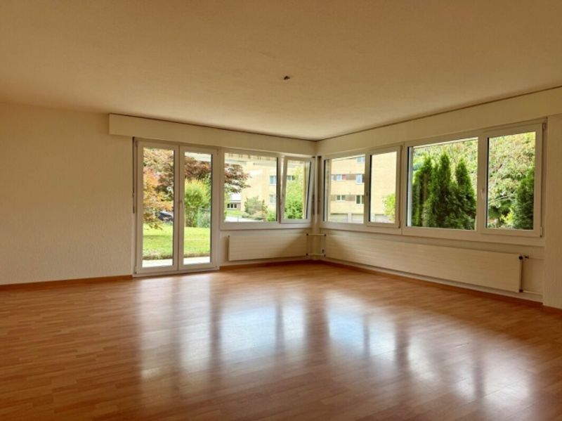 5.5-Zimmer-Parterrewohnung mit Wintergarten und Landanteil - 5