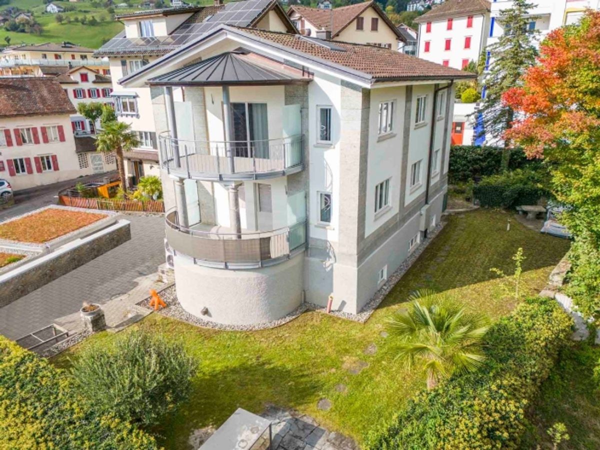 Charismatisches Mehrfamilienhaus mit zwei Wohneinheiten und einer Gewerbefläche - 7