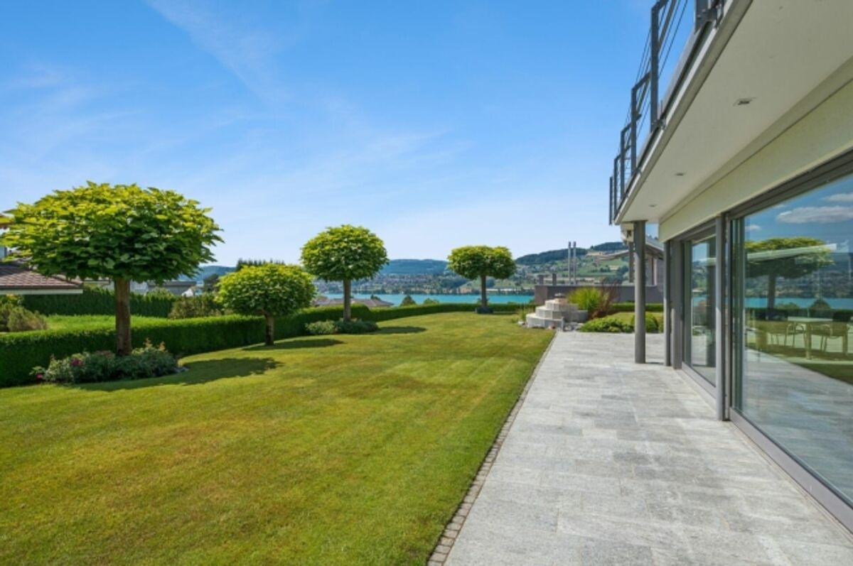 Architektenvilla mit Hallenbad & Seeblick zur Miete - 1