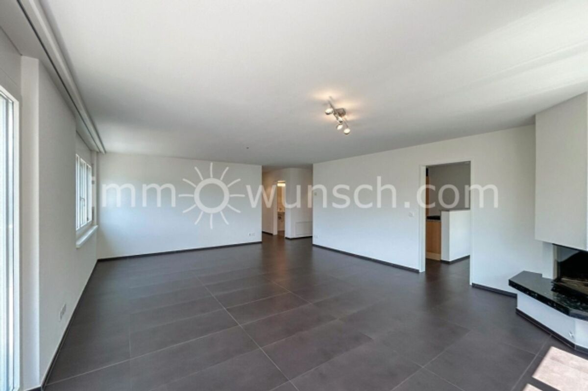 Exklusive 4 ½ Zi. Mietwohnung, mit traumhafter Seesicht in Walchwil - 2