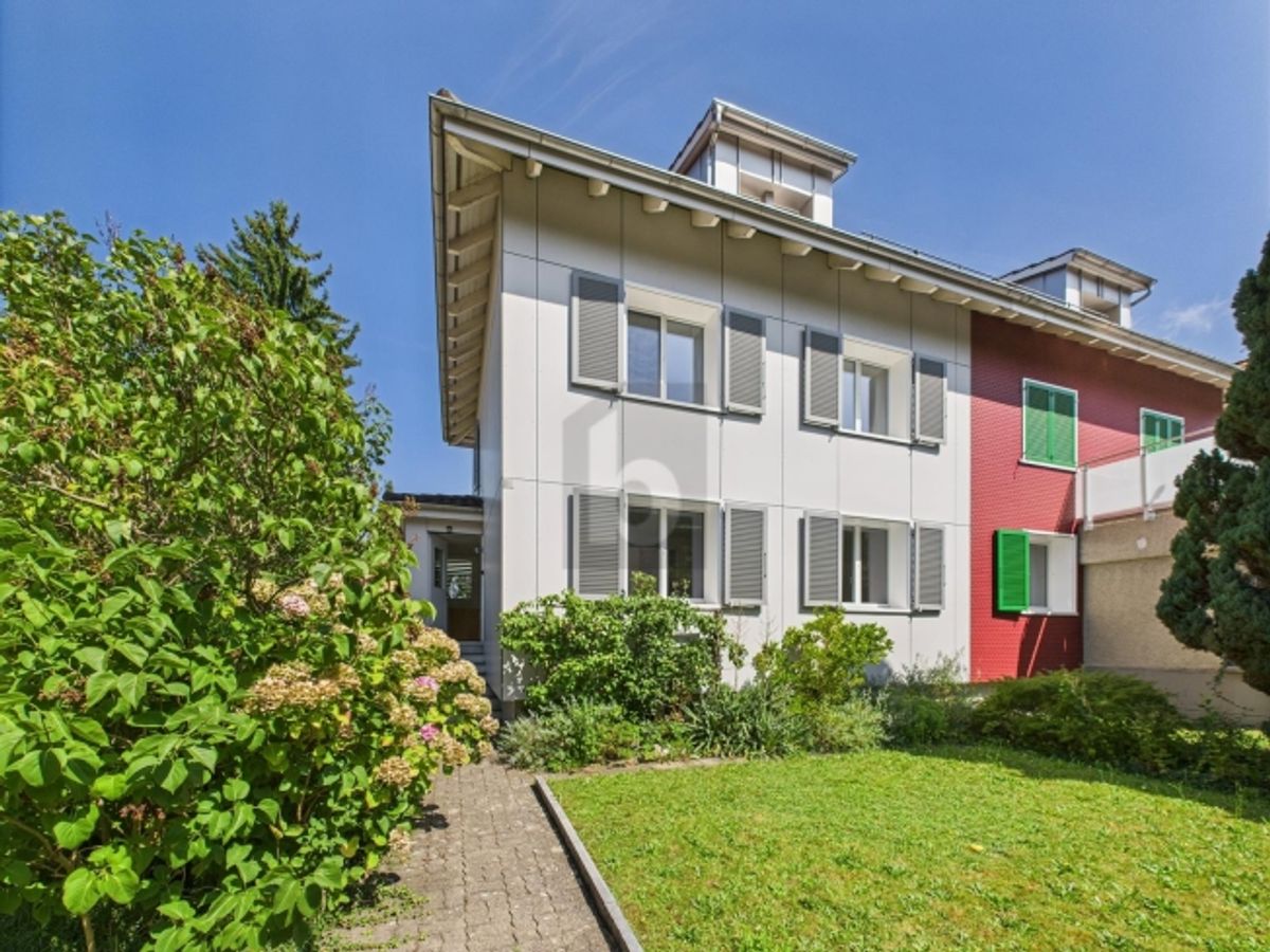 MODERNES DESIGN UND RAUM FÜR KREATIVITÄT - 0