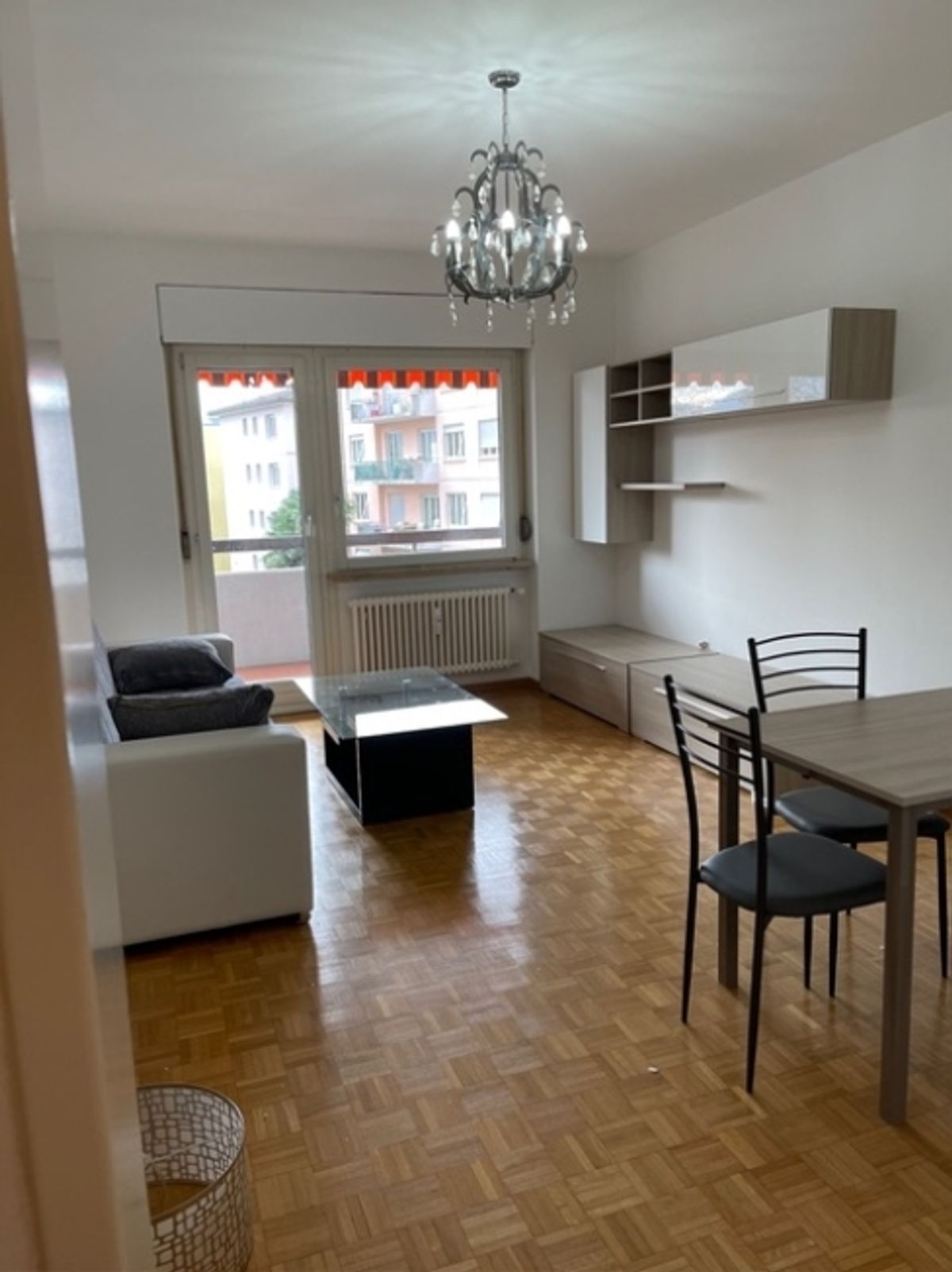Helle renovierte 3.5-Zimmer-Wohnung mit Balkon und Stellplatz in ruhiger Lage in LuganoVendiamo Appartamento rinnovato 3.5 a Lugano in ottima posizione - 0