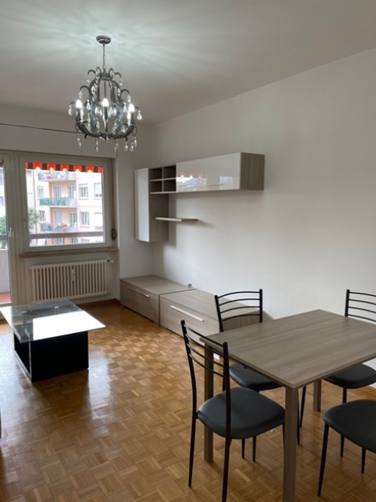 Helle renovierte 3.5-Zimmer-Wohnung mit Balkon und Stellplatz in ruhiger Lage in LuganoVendiamo Appartamento rinnovato 3.5 a Lugano in ottima posizione - 1