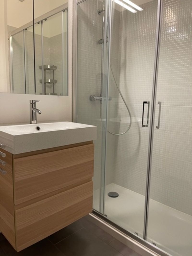 Helle renovierte 3.5-Zimmer-Wohnung mit Balkon und Stellplatz in ruhiger Lage in LuganoVendiamo Appartamento rinnovato 3.5 a Lugano in ottima posizione - 7