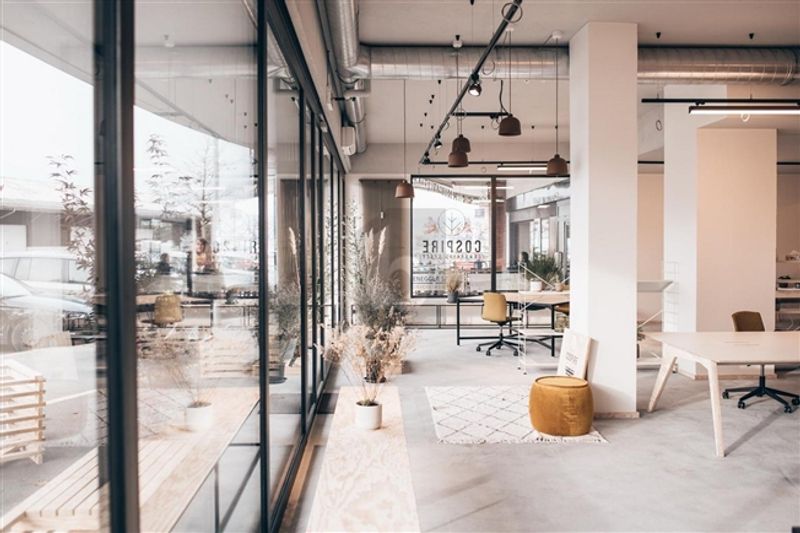 BUREAU PRIVATIF MEUBLÉ DANS ESPACE COWORKING - 3