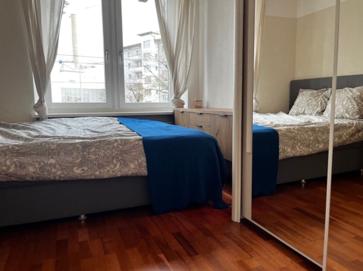 Furnished room in modernised apartment in a top location - 1