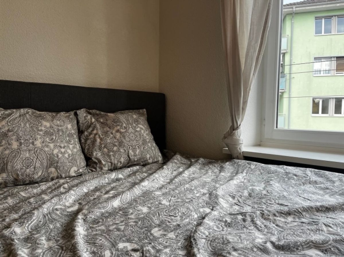 Furnished room in modernised apartment in a top location - 2