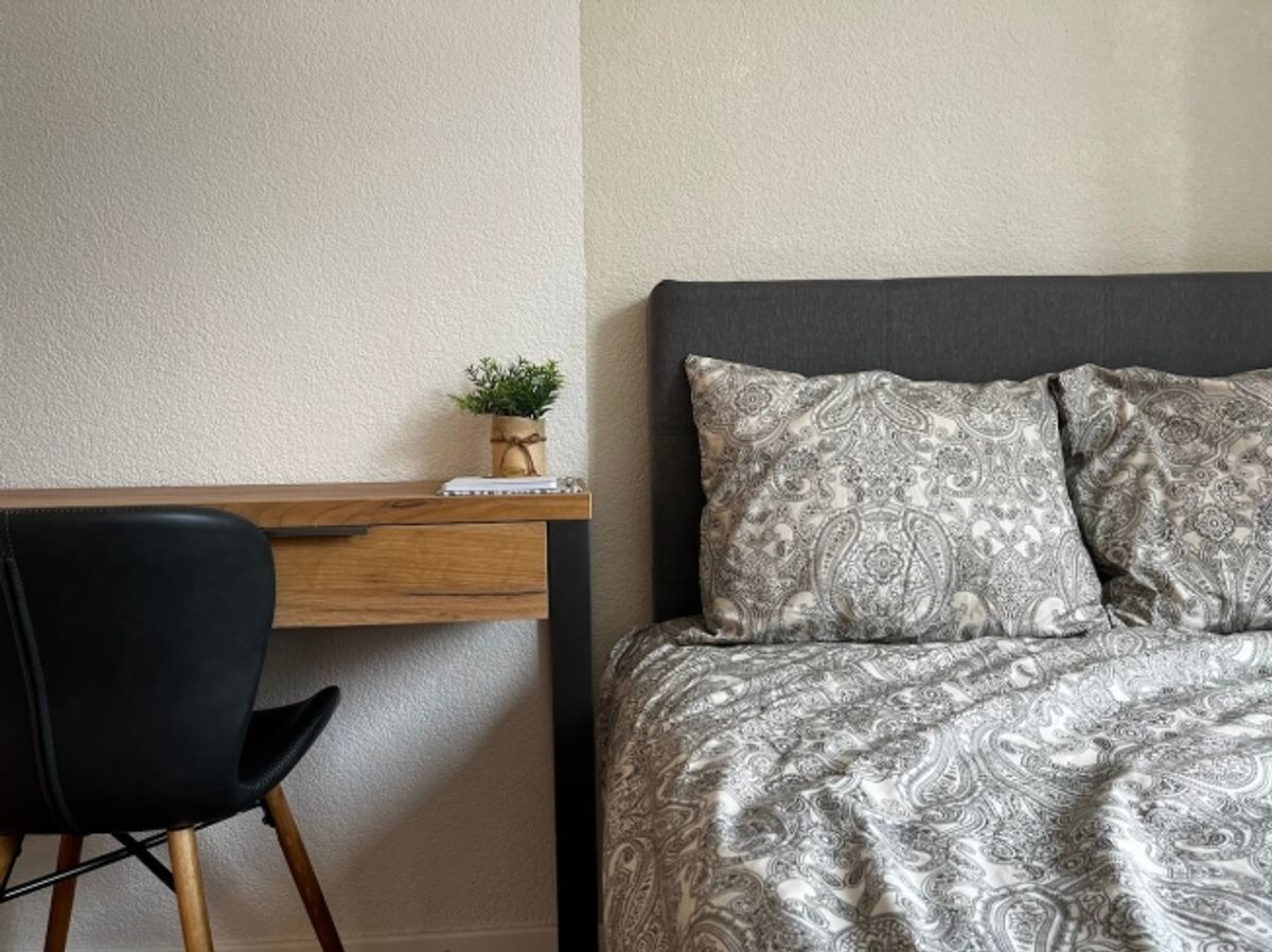 Furnished room in modernised apartment in a top location - 4
