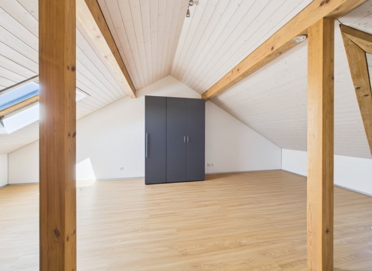 Grosszuegiges 6-Zimmer-Einfamilienhaus mit Pool, Wünnewil - 8