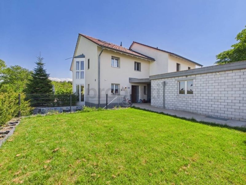 Grosszuegiges 6-Zimmer-Einfamilienhaus mit Pool, Wünnewil - 12