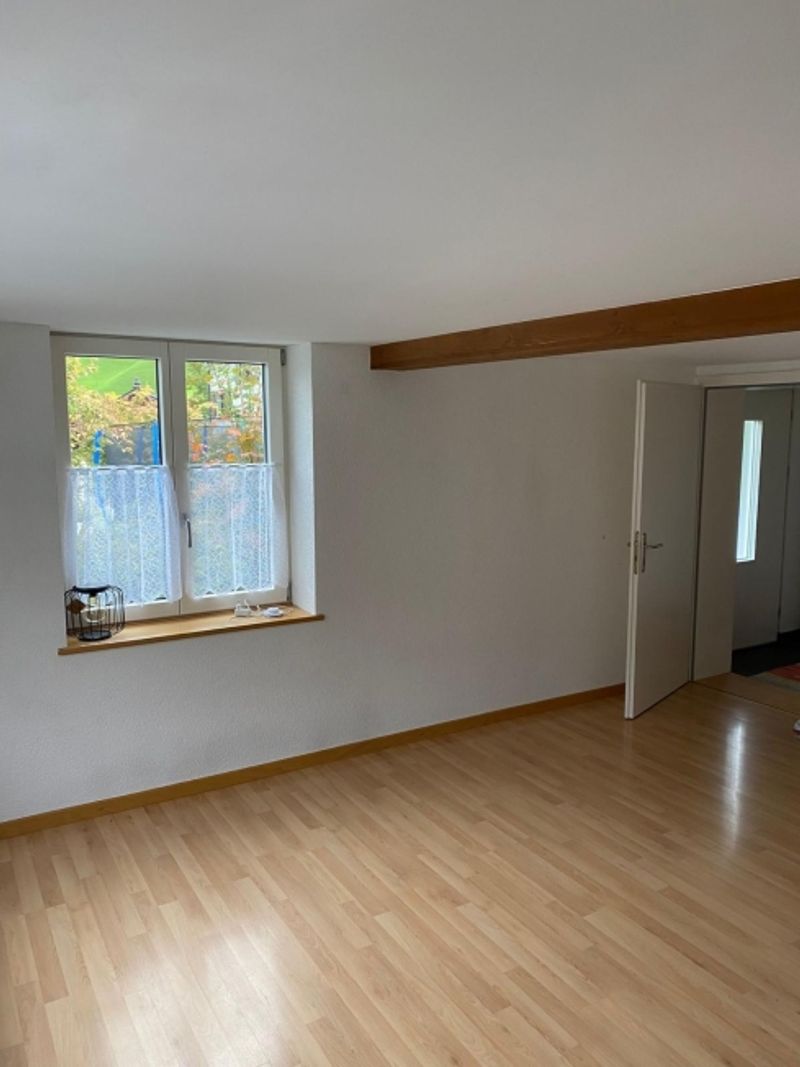 Gemütliche 6-Zimmer Einfamilienhaus an ruhiger Lage in Glarus - 4