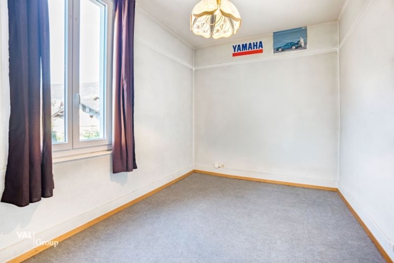 Wohnung 4,5 Zimmer mit 64 m² Kautionswerkstatt, zur Renovierung - 4