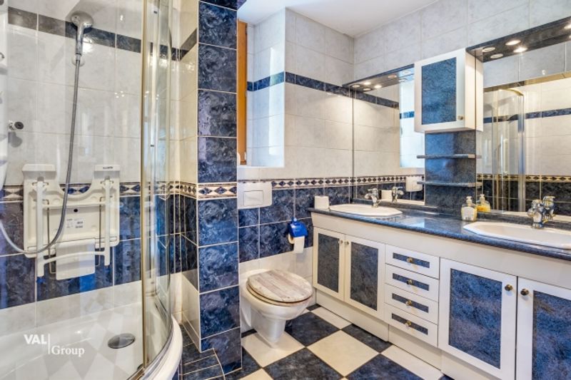 Wohnung 4,5 Zimmer mit 64 m² Kautionswerkstatt, zur Renovierung - 5