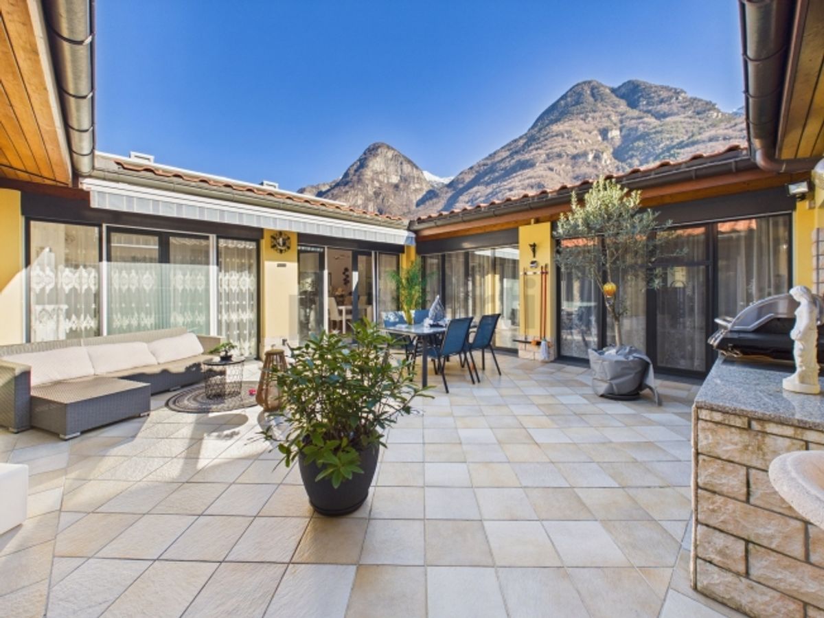Elegante casa indipendente 5.5 locali con Patio, a Lodrino - Riviera - 0