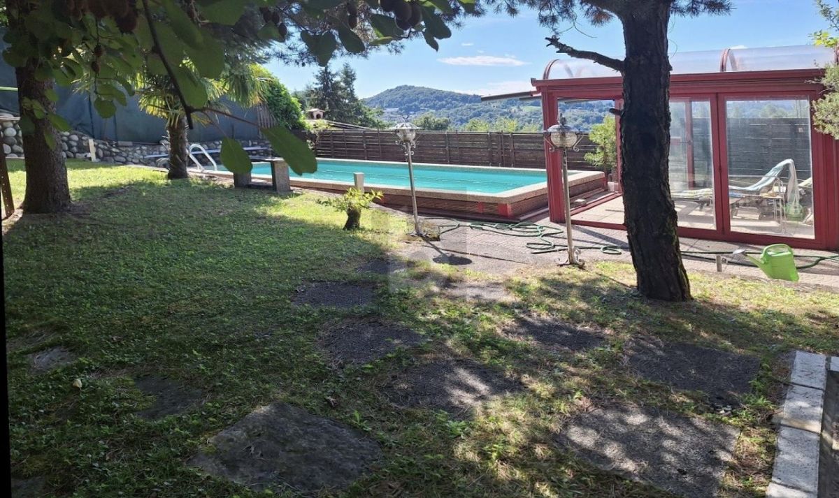 CON GIARDINO ,PISCINA E SAUNA - 2