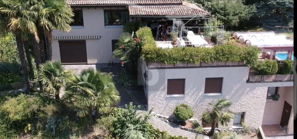 CON GIARDINO ,PISCINA E SAUNA - 4