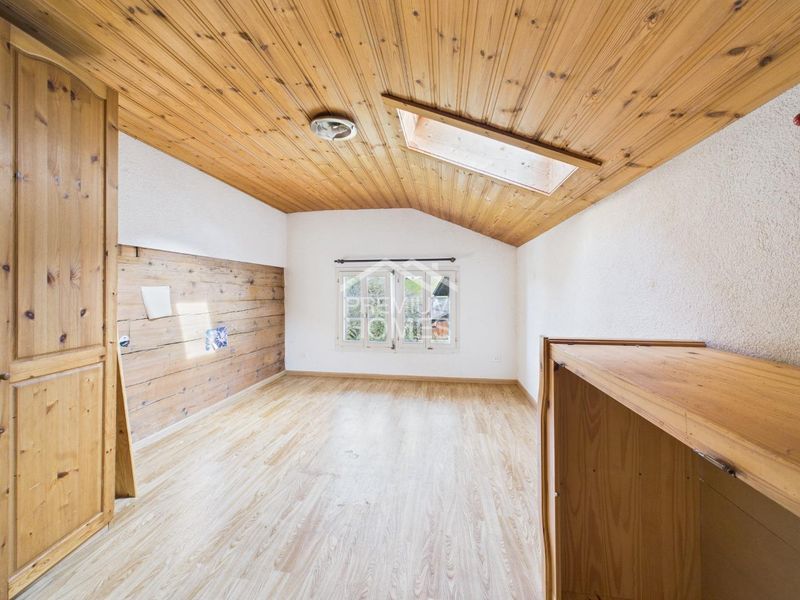 Charmantes Dreifamilienhaus - Perfekt für Freizeit- und Outdooraktivit - 6