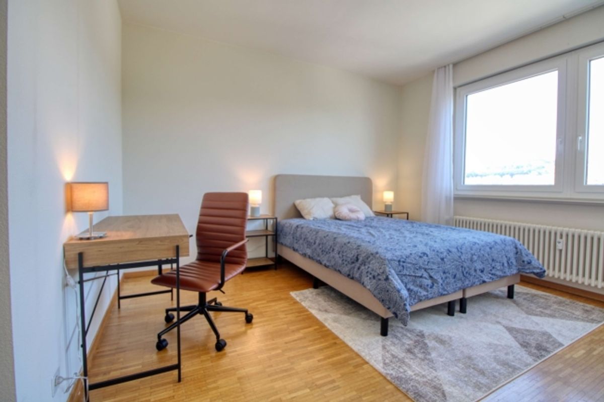 Elegant Coliving with Stunning Lake and Mountain Views - 0
