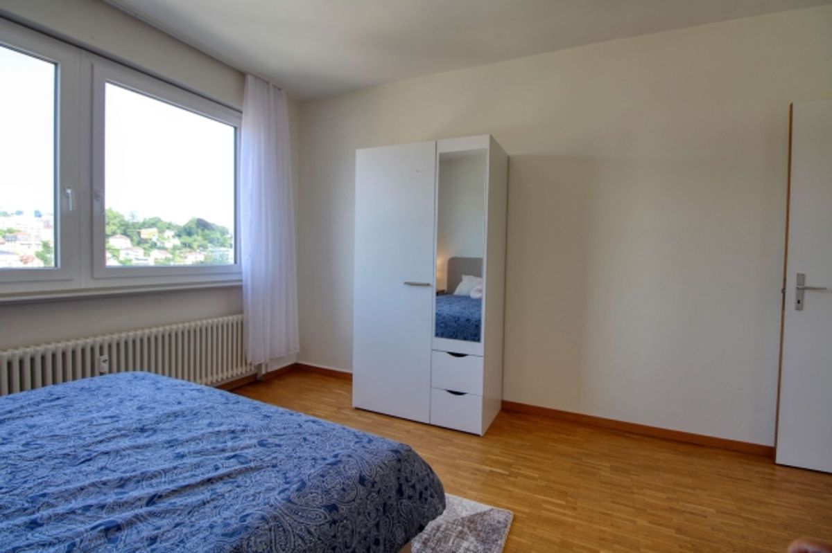 Elegant Coliving with Stunning Lake and Mountain Views - 4