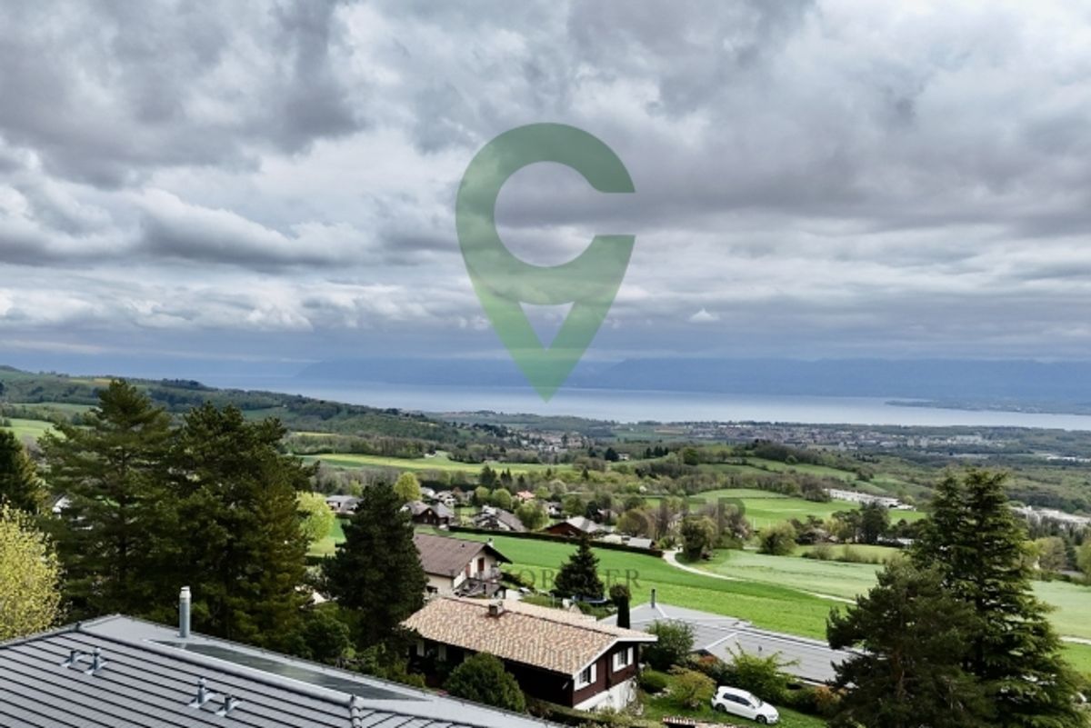 Einfamilienhaus mit 6,5 Zimmern und atemberaubender Aussicht in der Nä - 0