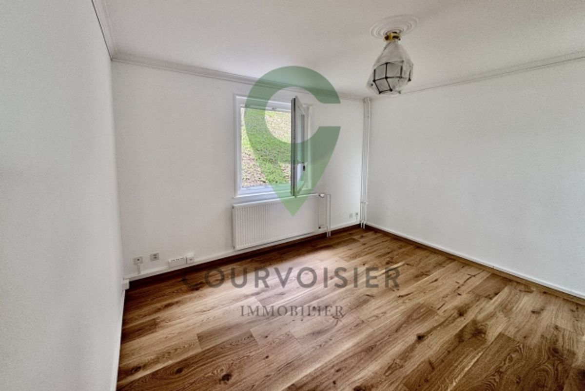 Einfamilienhaus mit 6,5 Zimmern und atemberaubender Aussicht in der Nä - 8