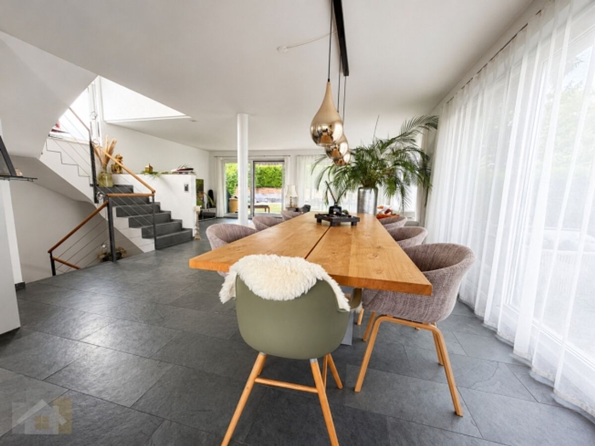 MODERN, FREISTEHEND MIT SEESICHT & BEHEIZBAREM POOL - 6