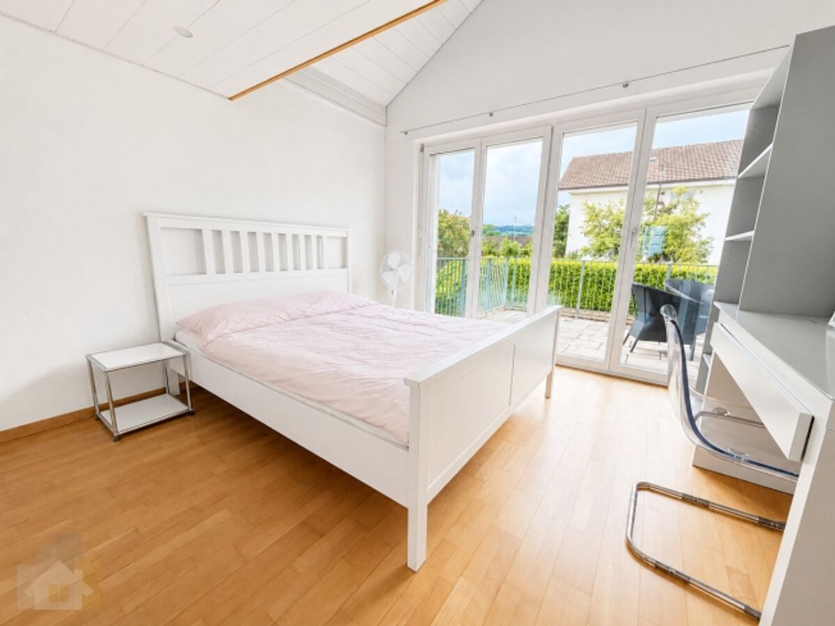 MODERN, FREISTEHEND MIT SEESICHT & BEHEIZBAREM POOL - 10