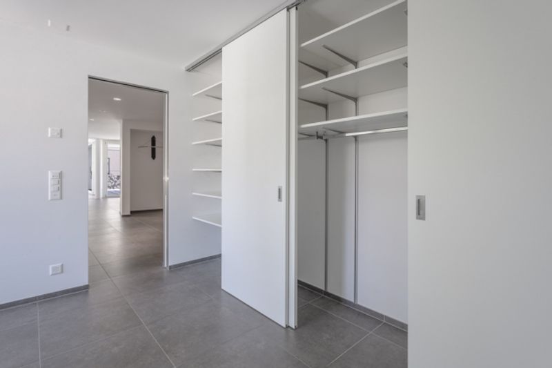 Moderne & geräumige 2.5-Zimmerwohnung mit Einstellplatz - 7